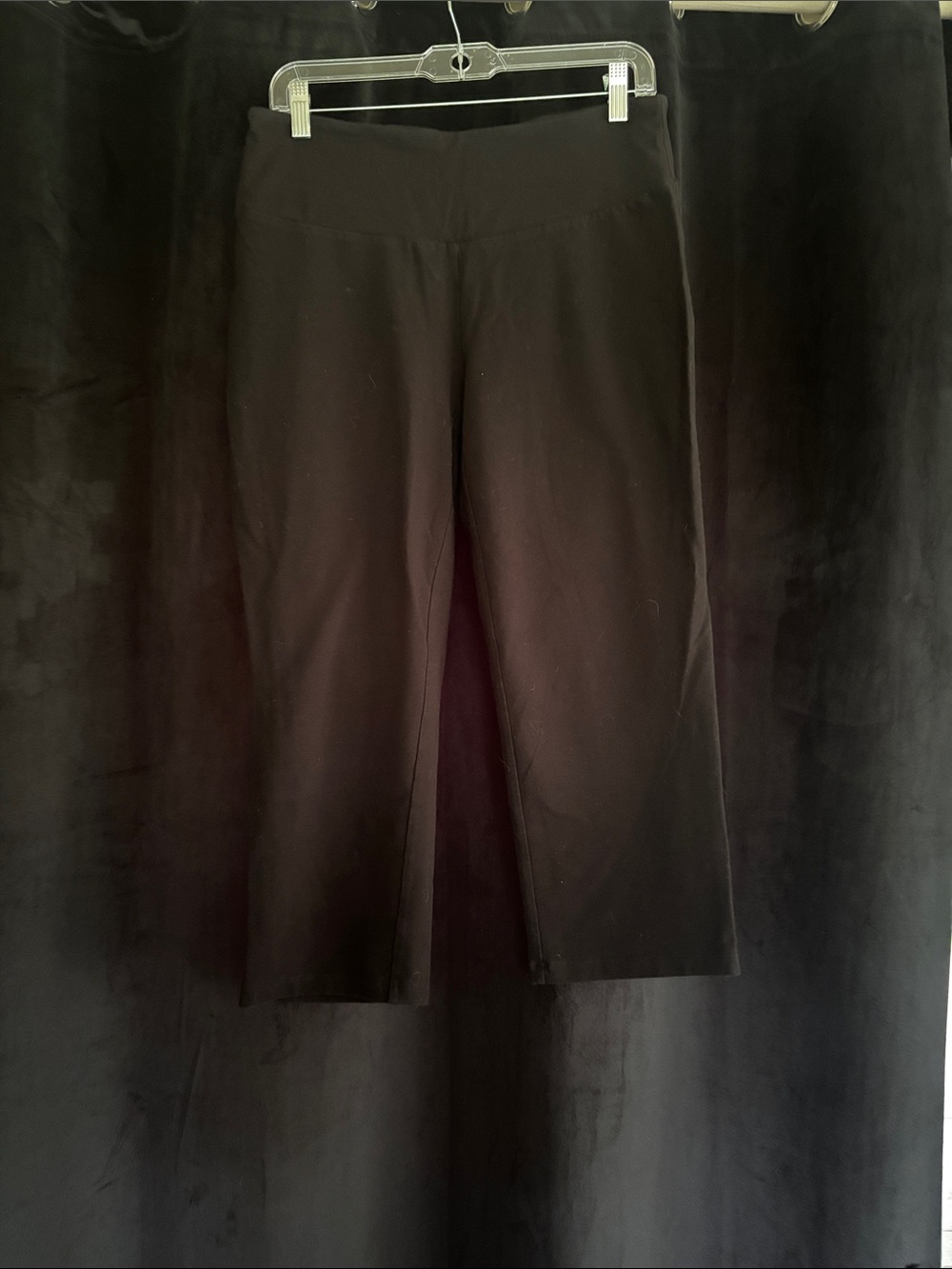 Women's Black Cropped Stretch Yoga Pants